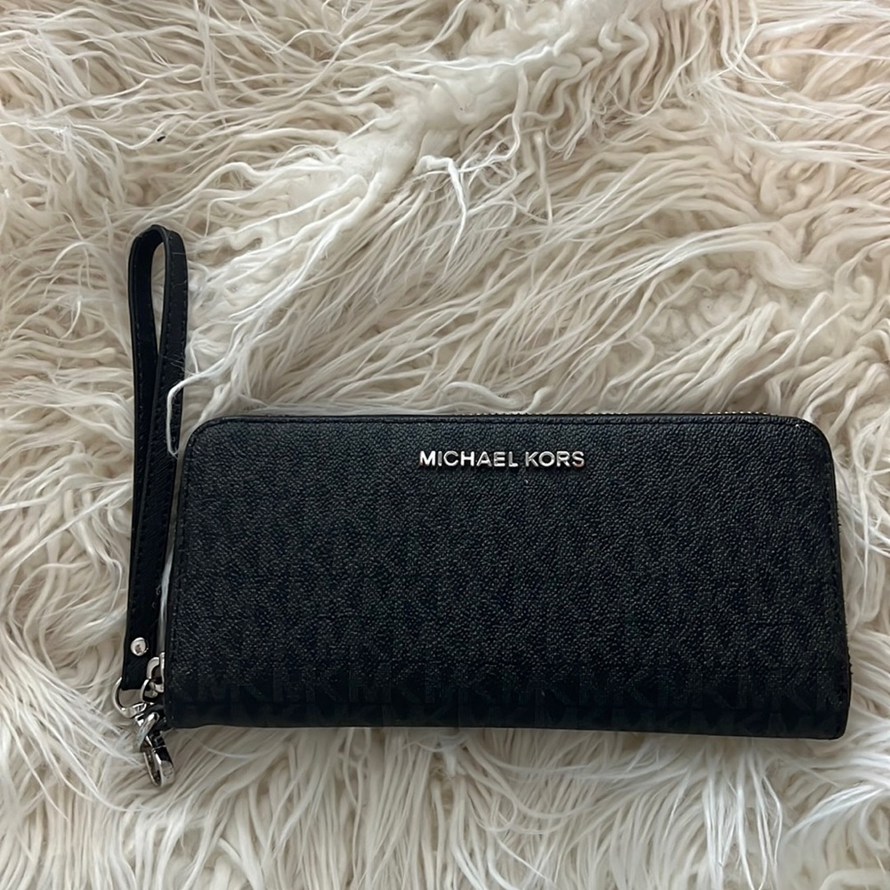 Black Michael Kors wallet